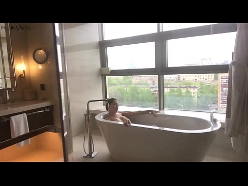 ❤️ Geweldige babe wat passievol haar poesie in die badkamer afruk ❤️ Net pornografie by ons